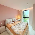 Apartamento Luxury In The Vertical Forest Building Tirana