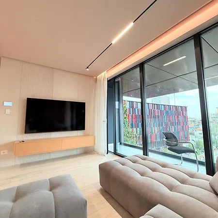 Luxury In The Vertical Forest Building ティラナ