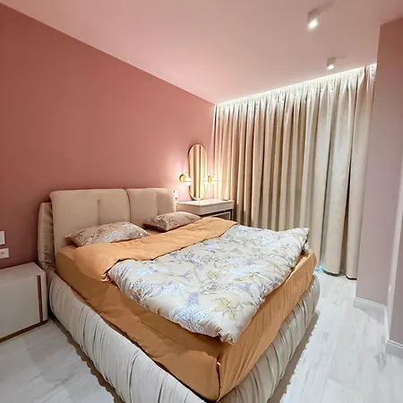 Luxury In The Vertical Forest Building ティラナ