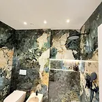 Apartamento Luxury In The Vertical Forest Building Tirana