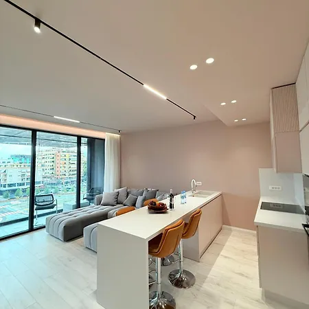 Luxury In The Vertical Forest Building 公寓