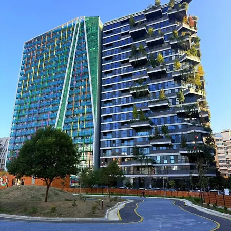 Luxury In The Vertical Forest Building 公寓 *