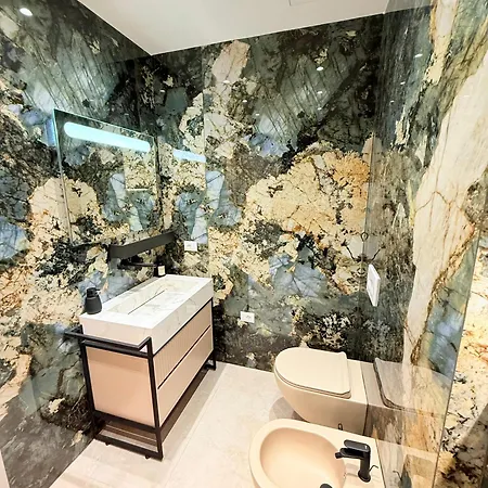 Luxury In The Vertical Forest Building 公寓