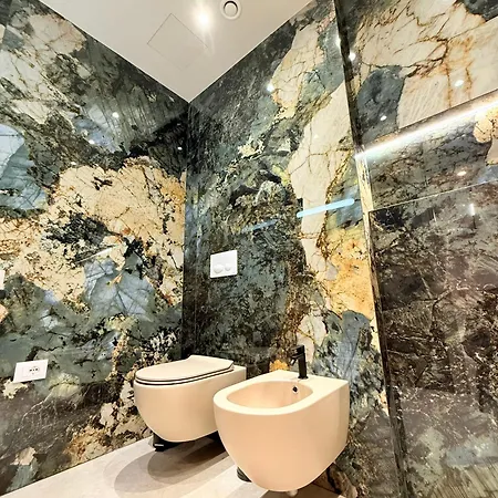 Luxury In The Vertical Forest Building * 地拉那